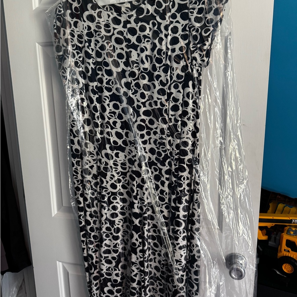 Black and White Long Sleeve Sheath Dress for Cocktail